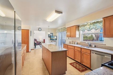 Tiny photo for 842 Deep Woods Court, Grayslake, IL 60030 (MLS # 12544321)