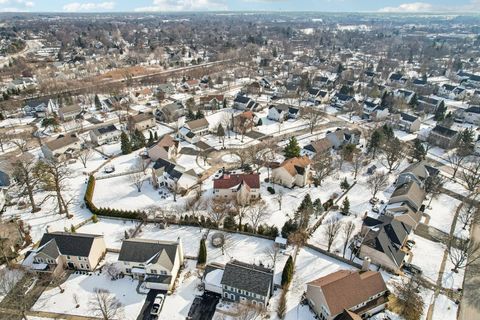 Tiny photo for 842 Deep Woods Court, Grayslake, IL 60030 (MLS # 12544321)