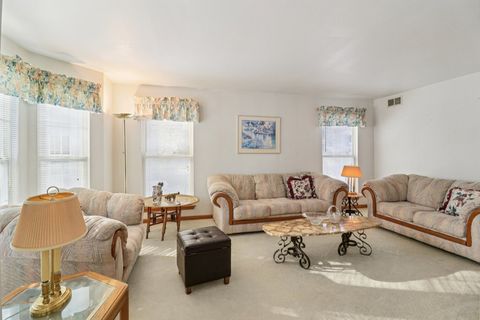 Tiny photo for 842 Deep Woods Court, Grayslake, IL 60030 (MLS # 12544321)