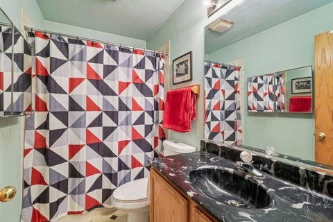 Tiny photo for 842 Deep Woods Court, Grayslake, IL 60030 (MLS # 12544321)