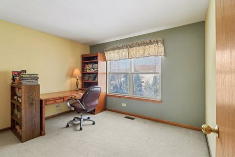 Tiny photo for 842 Deep Woods Court, Grayslake, IL 60030 (MLS # 12544321)