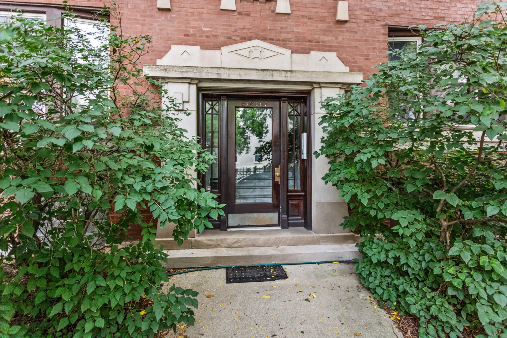 805 W Belle Plaine Avenue 103