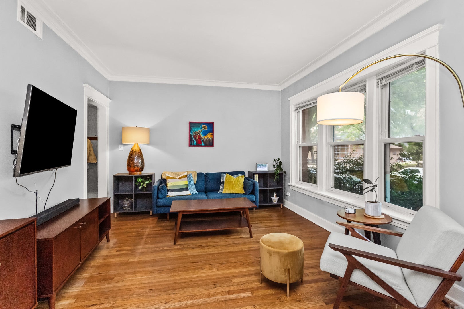 805 W Belle Plaine Avenue 103