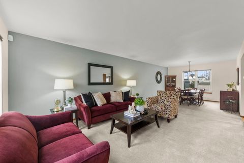 Tiny photo for 1337 Regent Drive, Mundelein, IL 60060 (MLS # 12598735)