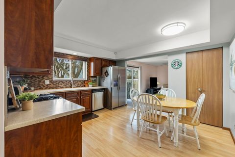 Tiny photo for 1337 Regent Drive, Mundelein, IL 60060 (MLS # 12598735)