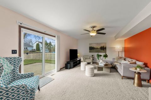 Tiny photo for 1337 Regent Drive, Mundelein, IL 60060 (MLS # 12598735)