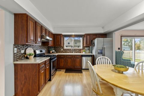 Tiny photo for 1337 Regent Drive, Mundelein, IL 60060 (MLS # 12598735)