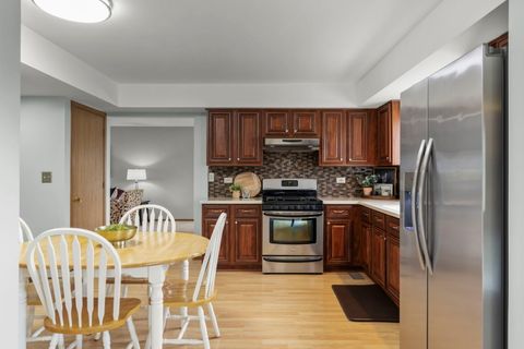 Tiny photo for 1337 Regent Drive, Mundelein, IL 60060 (MLS # 12598735)