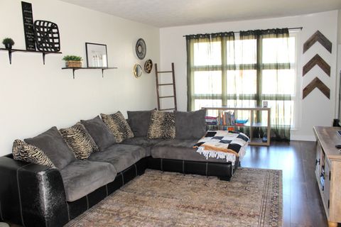 Tiny photo for 727 N Grant Street, Clinton, IL 61727 (MLS # 12465306)