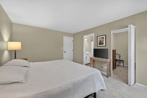 Tiny photo for 30W280 Holyoke Court, Warrenville, IL 60555 (MLS # 12725817)