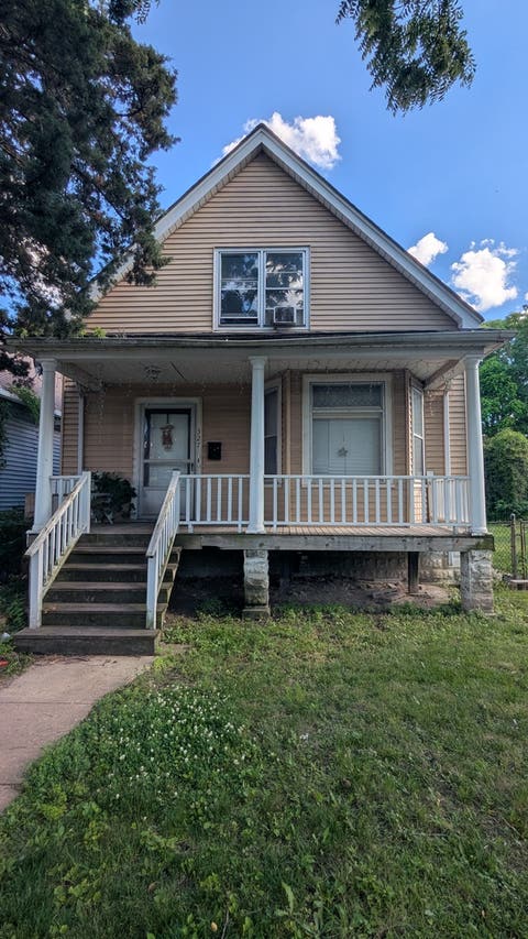 Photo of 327 E 136th Place, Chicago, IL 60827 (MLS # 12679802)