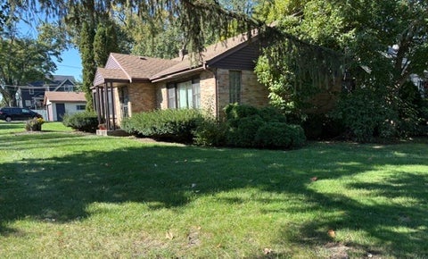 Photo of 353 E 3rd Street, Elmhurst, IL 60126 (MLS # 12790704)