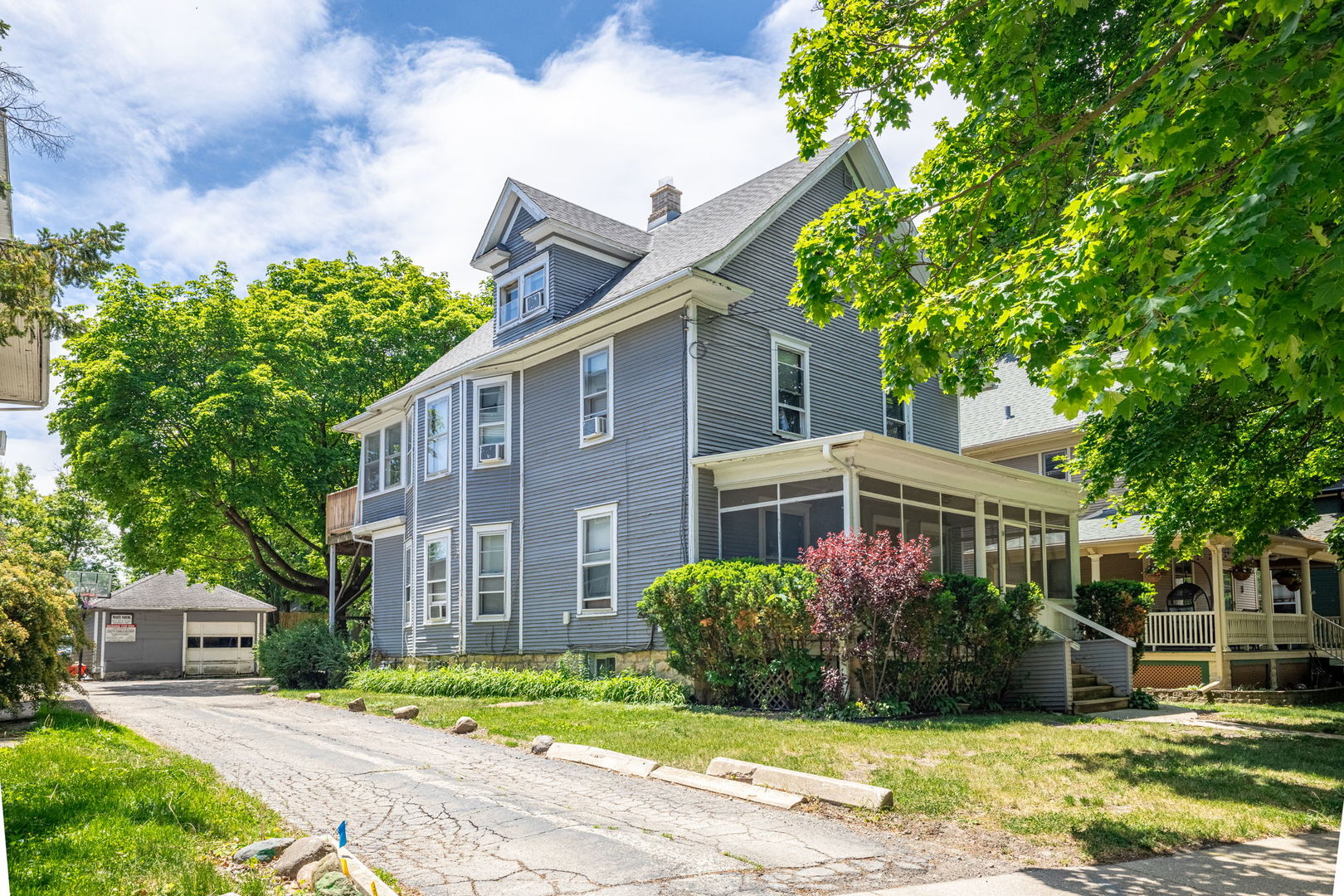 226 W Locust Street
