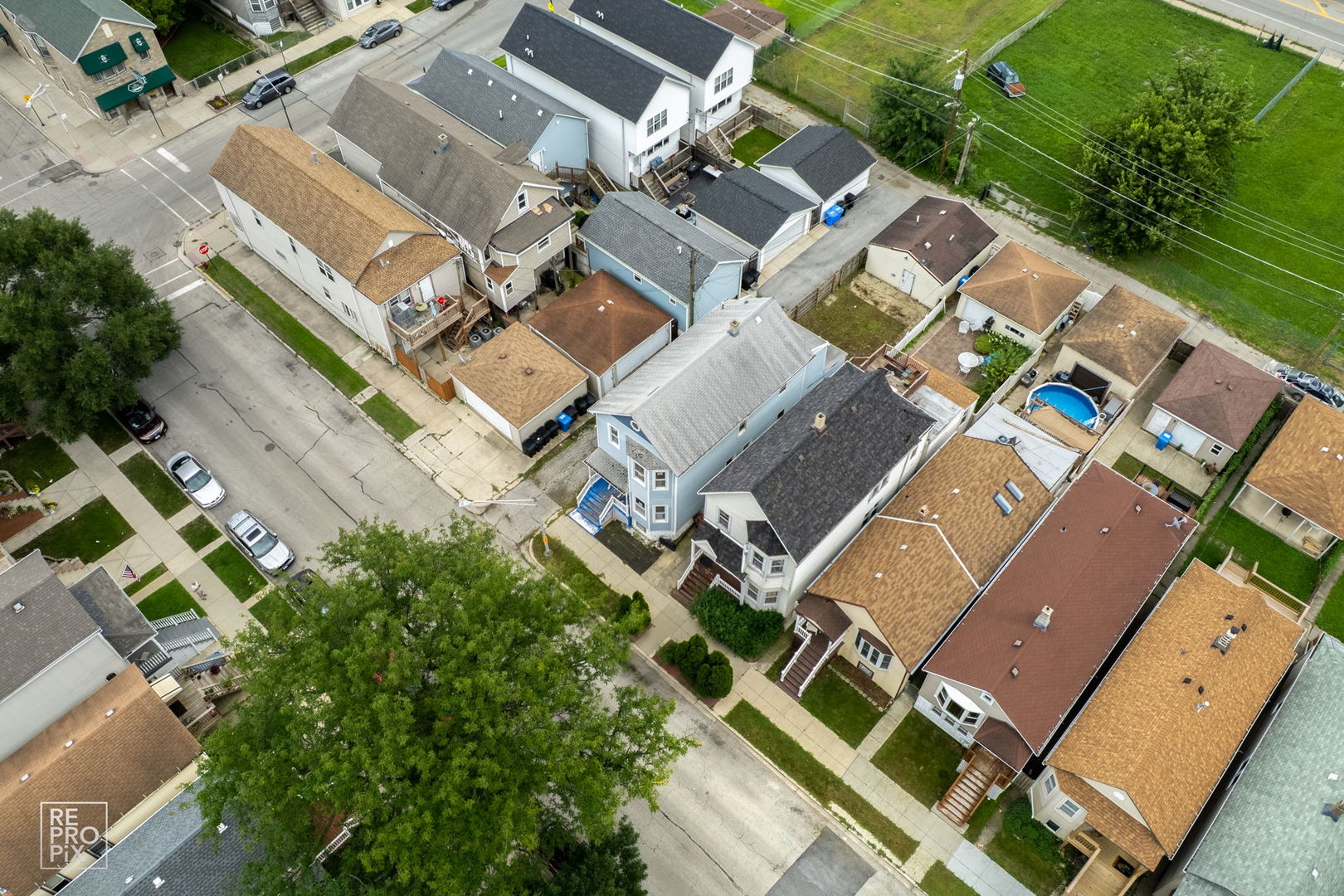 613 W 46th Place