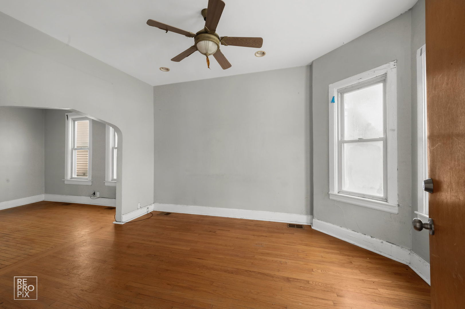 613 W 46th Place