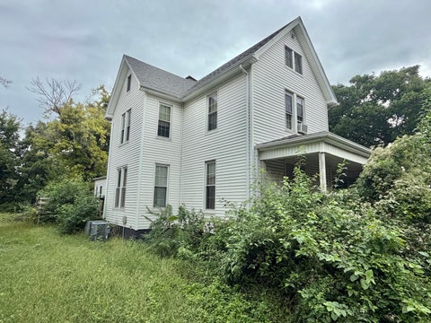 Tiny photo for 203 W Locust Street, Canton, IL 61520 (MLS # 12763373)
