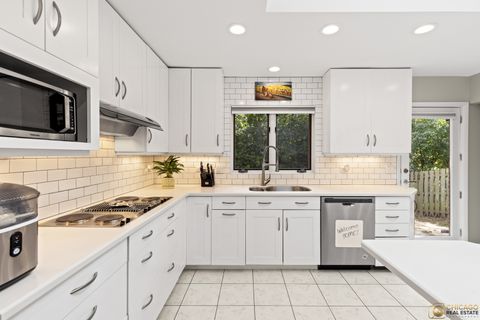 Tiny photo for 1773 Winthrop Road, Highland Park, IL 60035 (MLS # 12489004)