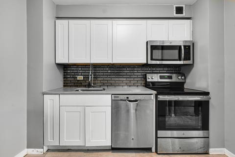 Tiny photo for 601 E 32nd Street #403, Chicago, IL 60616 (MLS # 12668825)