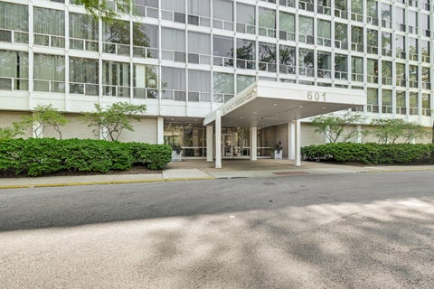 Tiny photo for 601 E 32nd Street #403, Chicago, IL 60616 (MLS # 12668825)