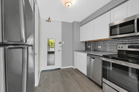 Tiny photo for 601 E 32nd Street #403, Chicago, IL 60616 (MLS # 12668825)