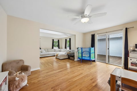 Tiny photo for Lindenhurst, IL 60046 (MLS # 12740825)