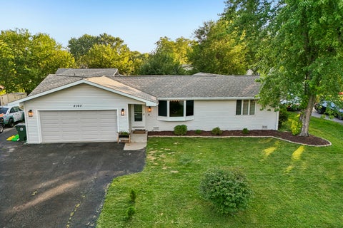 Tiny photo for Lindenhurst, IL 60046 (MLS # 12740825)