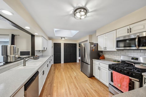 Tiny photo for Lindenhurst, IL 60046 (MLS # 12740825)