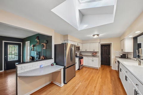 Tiny photo for Lindenhurst, IL 60046 (MLS # 12740825)