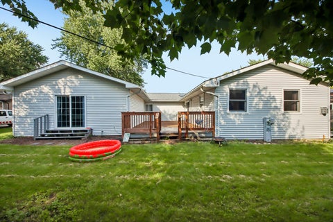Tiny photo for Lindenhurst, IL 60046 (MLS # 12740825)