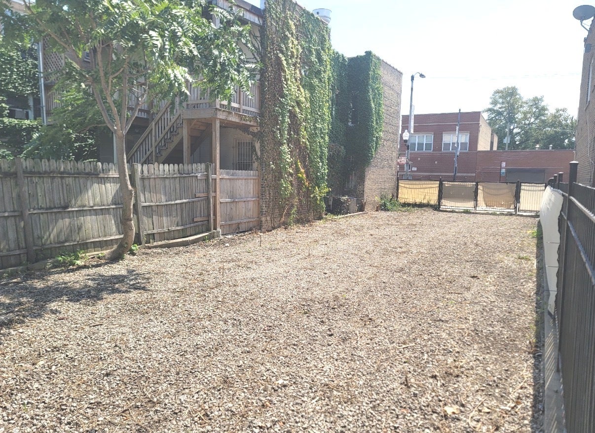 4950 W Diversey Avenue