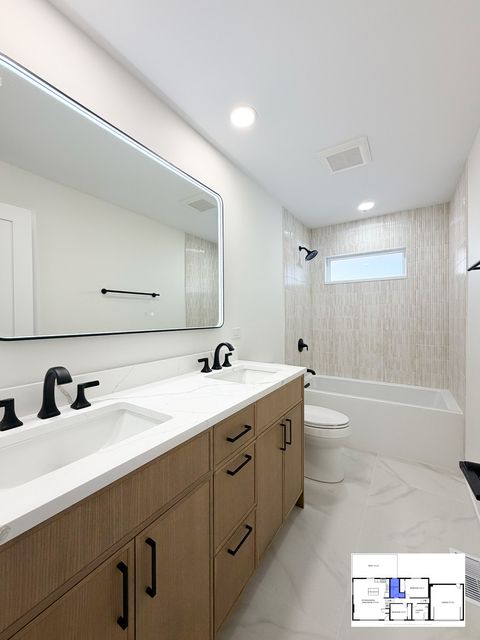 Tiny photo for 703 N Gibbons Avenue, Arlington Heights, IL 60004 (MLS # 12661859)