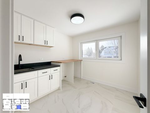 Tiny photo for 703 N Gibbons Avenue, Arlington Heights, IL 60004 (MLS # 12661859)