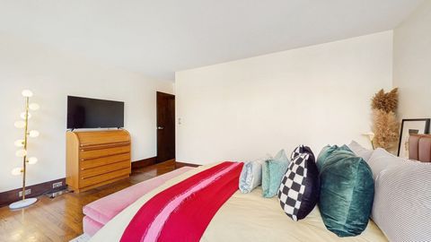 Tiny photo for 3550 N Lake Shore Drive #224, Chicago, IL 60657 (MLS # 12398562)