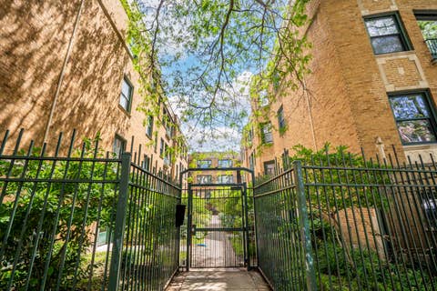 Photo of 7025 N Sheridan Road #1N, Chicago, IL 60626 (MLS # 12720752)