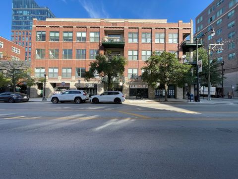 932 W MADISON Street Chicago IL 60607