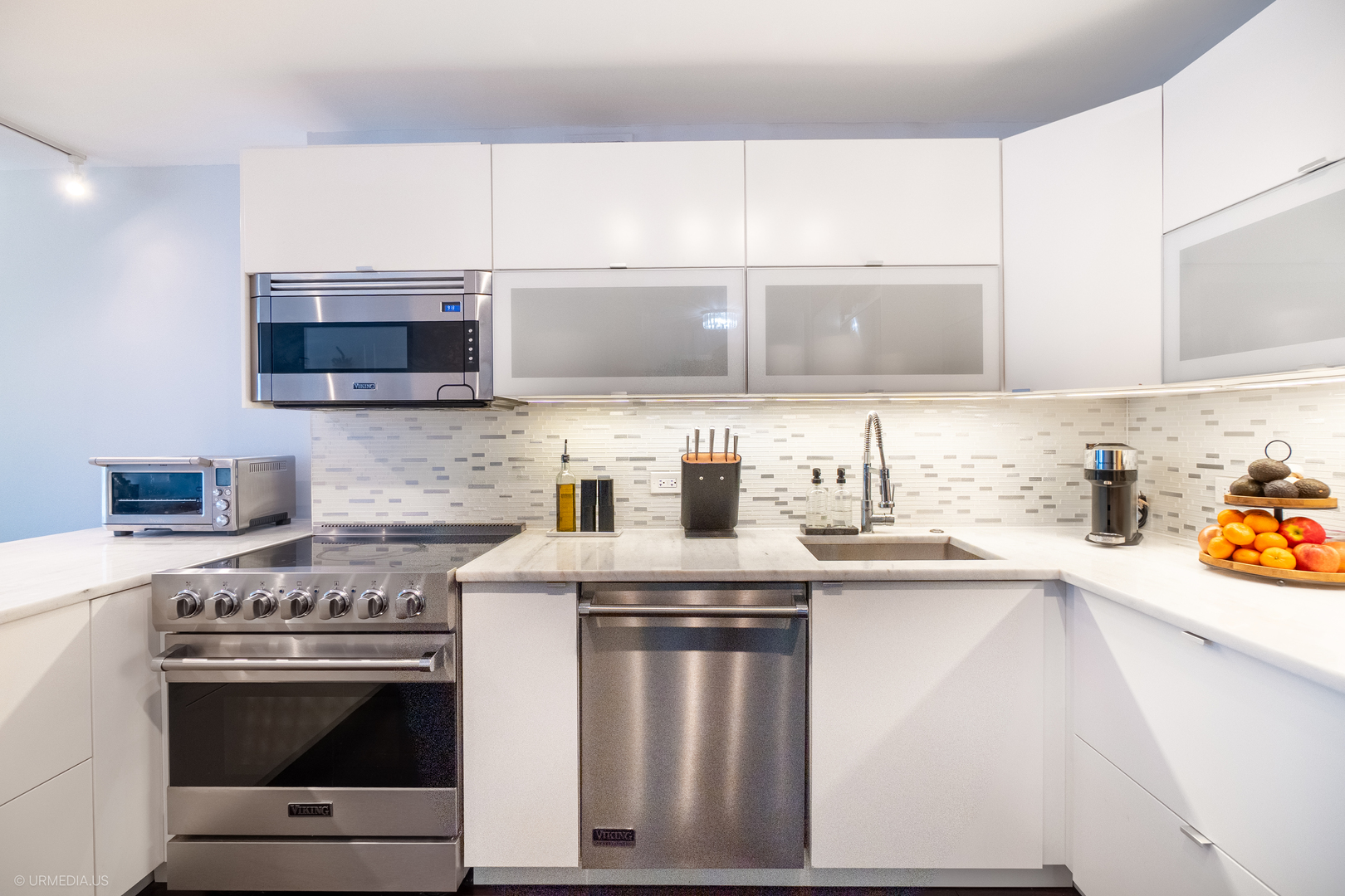 1030 N State Street 8J