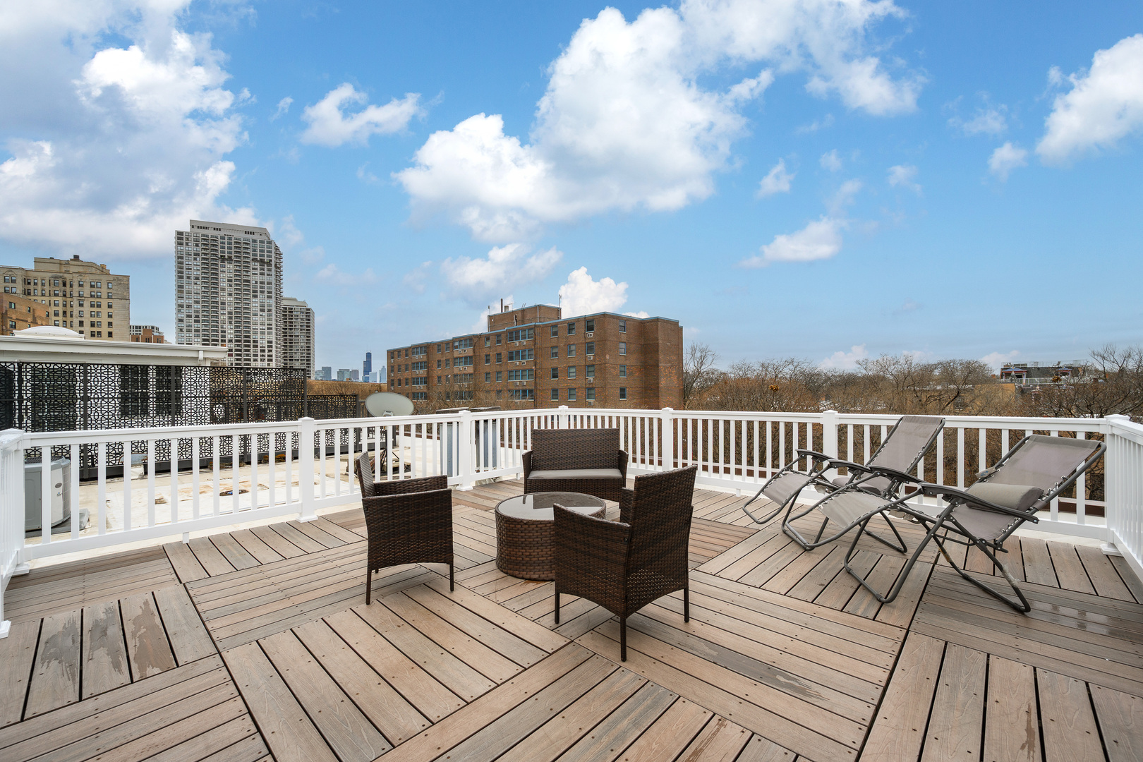 339 W WEBSTER Avenue 2B