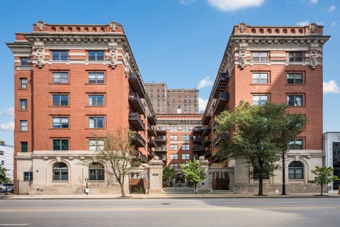 Photo of 1439 S Michigan Avenue #402, Chicago, IL 60605 (MLS # 12749146)