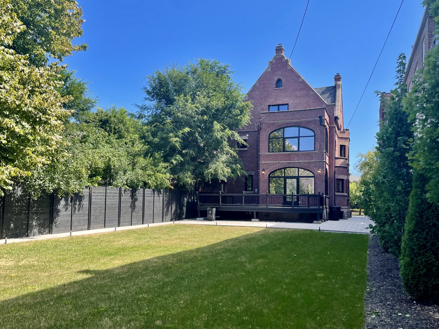 Chicago, Illinois 60615, United States, 5 Bedrooms Bedrooms, ,6 BathroomsBathrooms,Residential,Active,207526