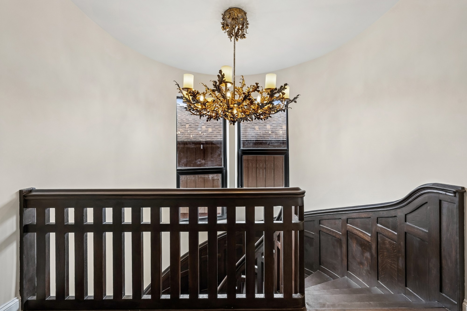 Chicago, Illinois 60615, United States, 5 Bedrooms Bedrooms, ,6 BathroomsBathrooms,Residential,Active,207526