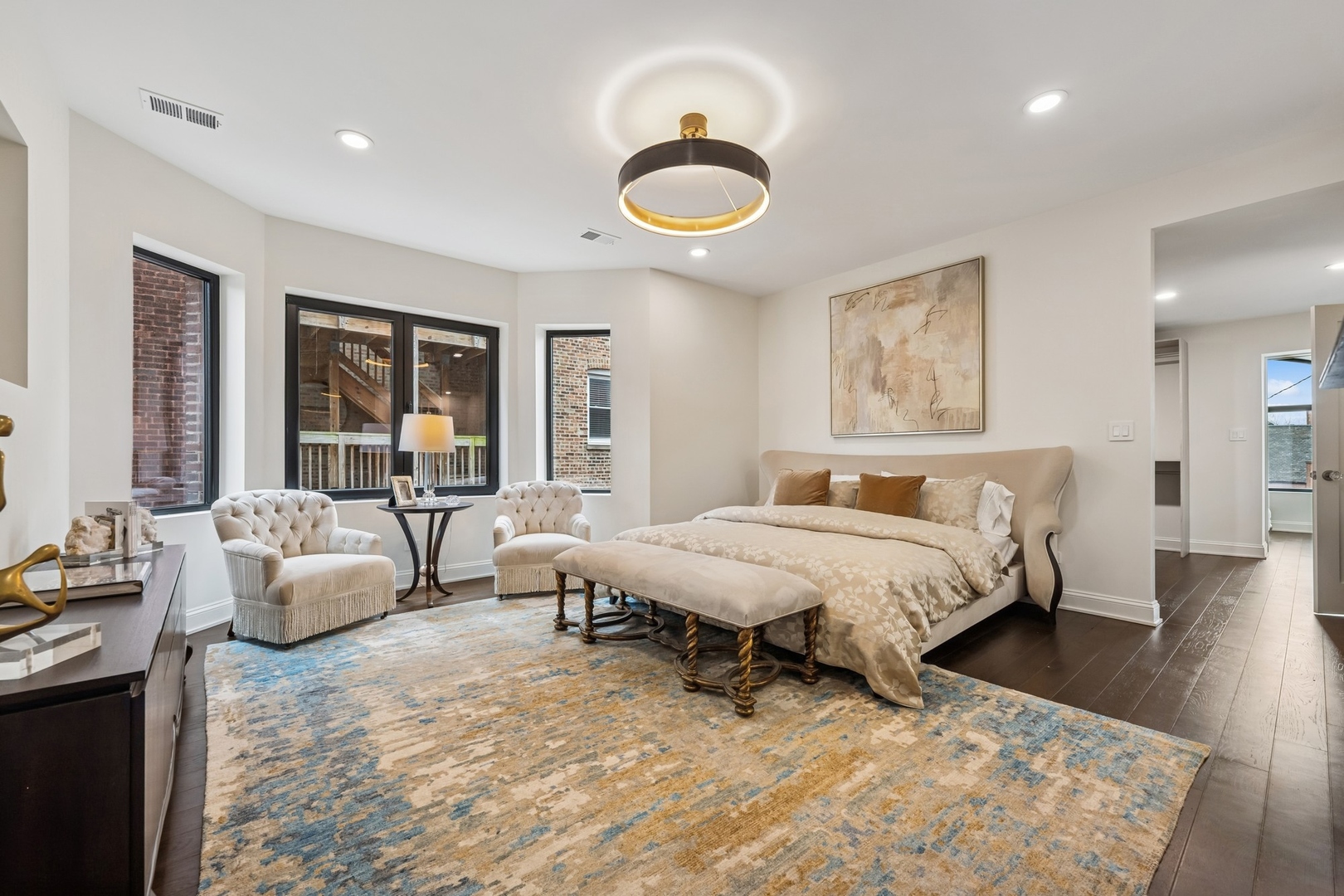 Chicago, Illinois 60615, United States, 5 Bedrooms Bedrooms, ,6 BathroomsBathrooms,Residential,Active,207526