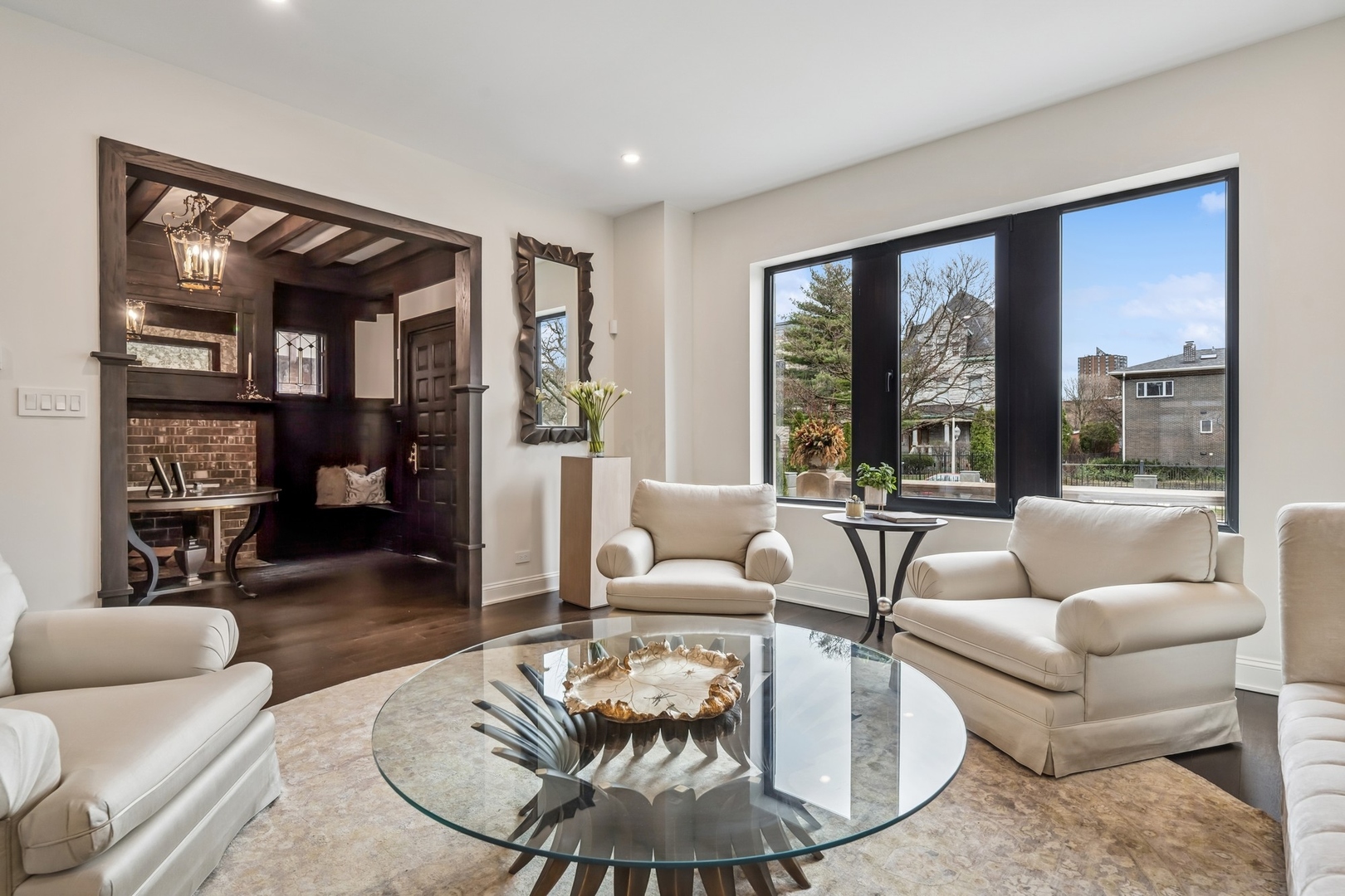 Chicago, Illinois 60615, United States, 5 Bedrooms Bedrooms, ,6 BathroomsBathrooms,Residential,Active,207526