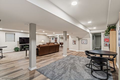 Tiny photo for 1424 E Jonquil Circle, Arlington Heights, IL 60004 (MLS # 12433719)