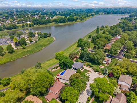 Tiny photo for 1424 E Jonquil Circle, Arlington Heights, IL 60004 (MLS # 12433719)