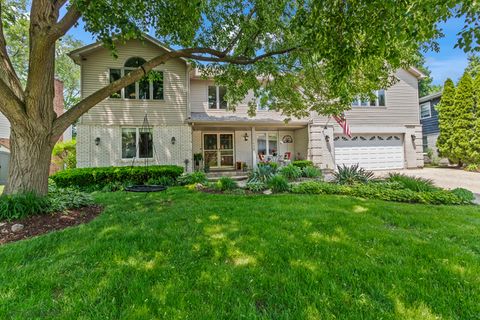 Tiny photo for 1424 E Jonquil Circle, Arlington Heights, IL 60004 (MLS # 12433719)