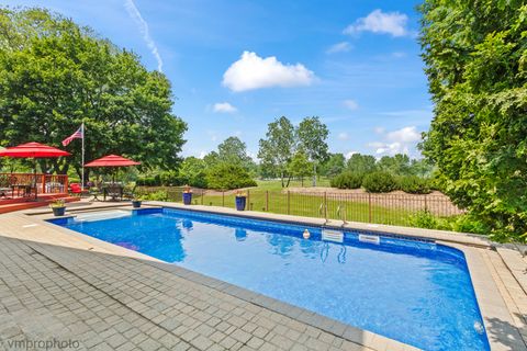 Tiny photo for 1424 E Jonquil Circle, Arlington Heights, IL 60004 (MLS # 12433719)