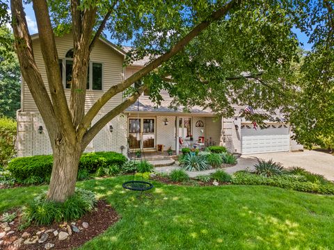 Tiny photo for 1424 E Jonquil Circle, Arlington Heights, IL 60004 (MLS # 12433719)