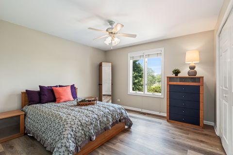 Tiny photo for 1424 E Jonquil Circle, Arlington Heights, IL 60004 (MLS # 12433719)