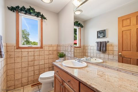 Tiny photo for 1424 E Jonquil Circle, Arlington Heights, IL 60004 (MLS # 12433719)