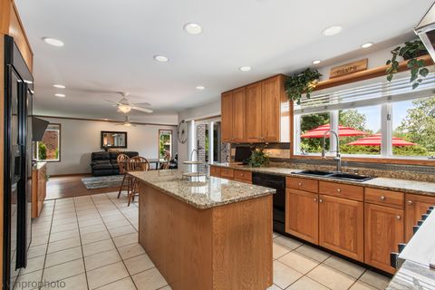 Tiny photo for 1424 E Jonquil Circle, Arlington Heights, IL 60004 (MLS # 12433719)